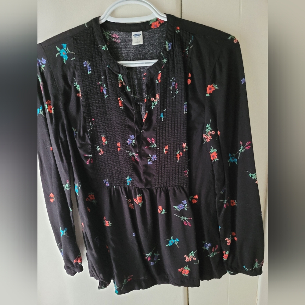 Old Navy black and colorful flowered long sleeve shirt